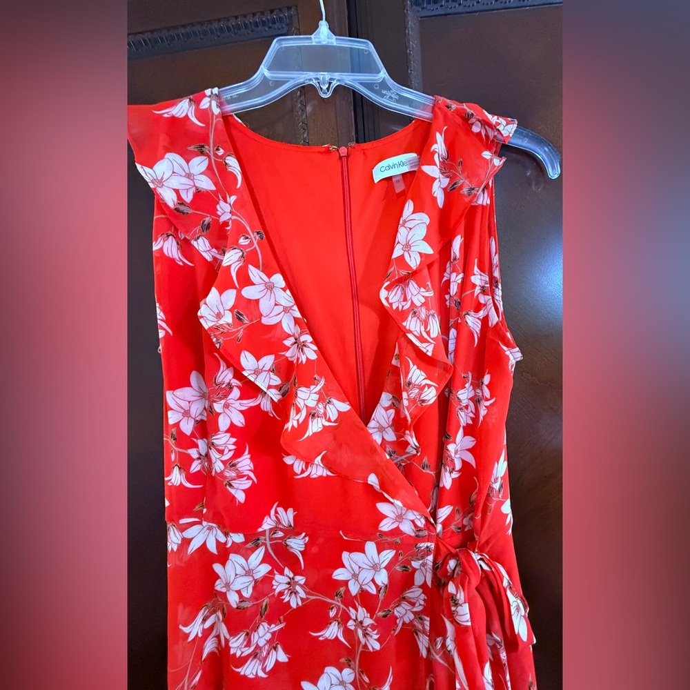 Calvin Klein EUC Wrap Dress | Ruffle Trim |
Ties @waist Feminine & Flowy SZ 12 - Picture 7 of 10